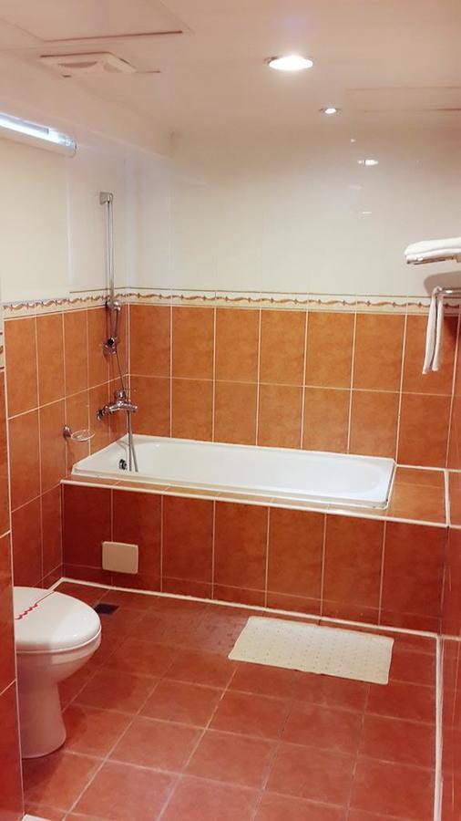 Jing Jing Holiday Hotel Гаосюн Экстерьер фото