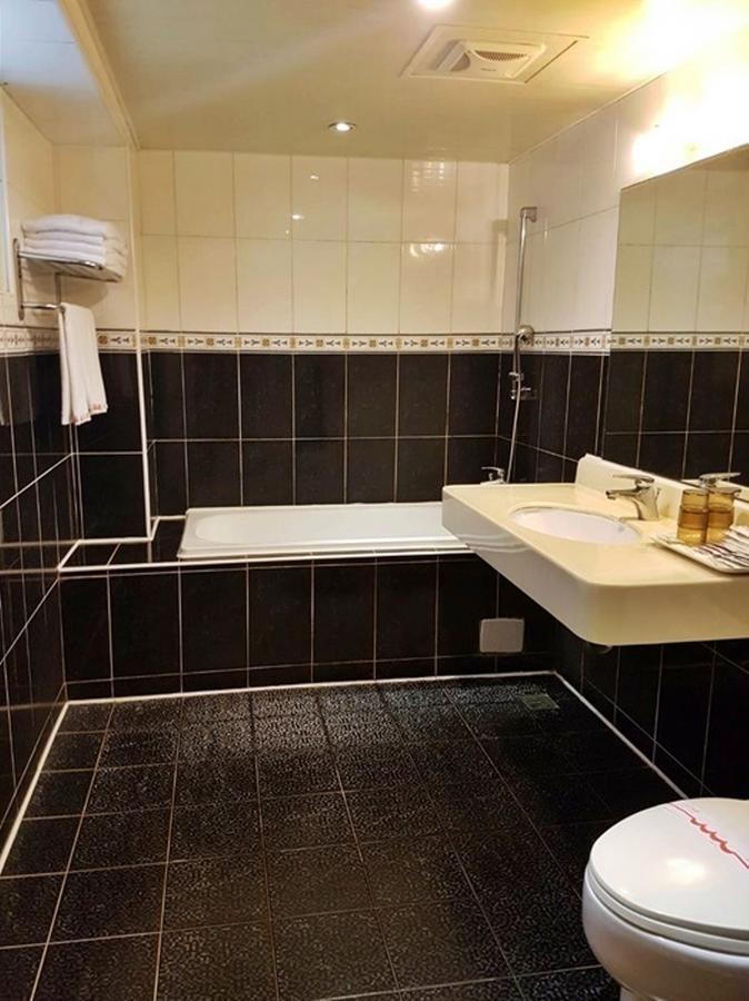 Jing Jing Holiday Hotel Гаосюн Экстерьер фото